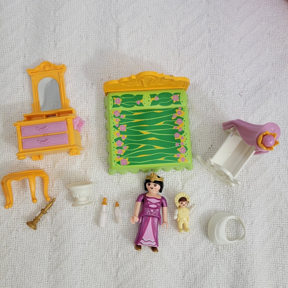 Playmobil 5146 Royal Bed Chamber Nursery with Cradle Master Bedroom Incomplete